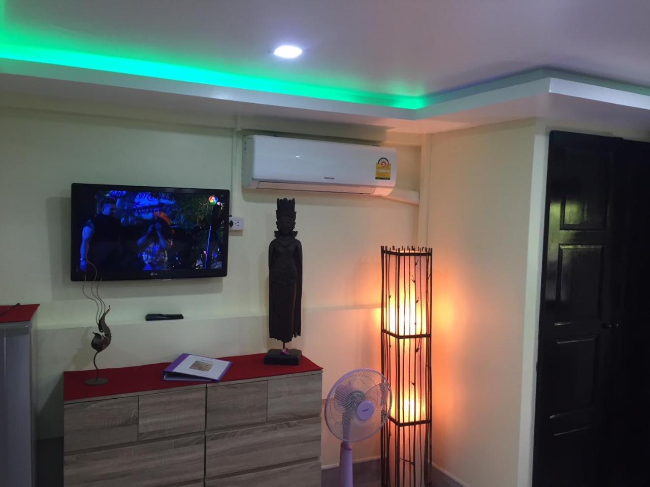 Fong Kaew And Baan Nang Fa Guesthouse Patong Exterior foto